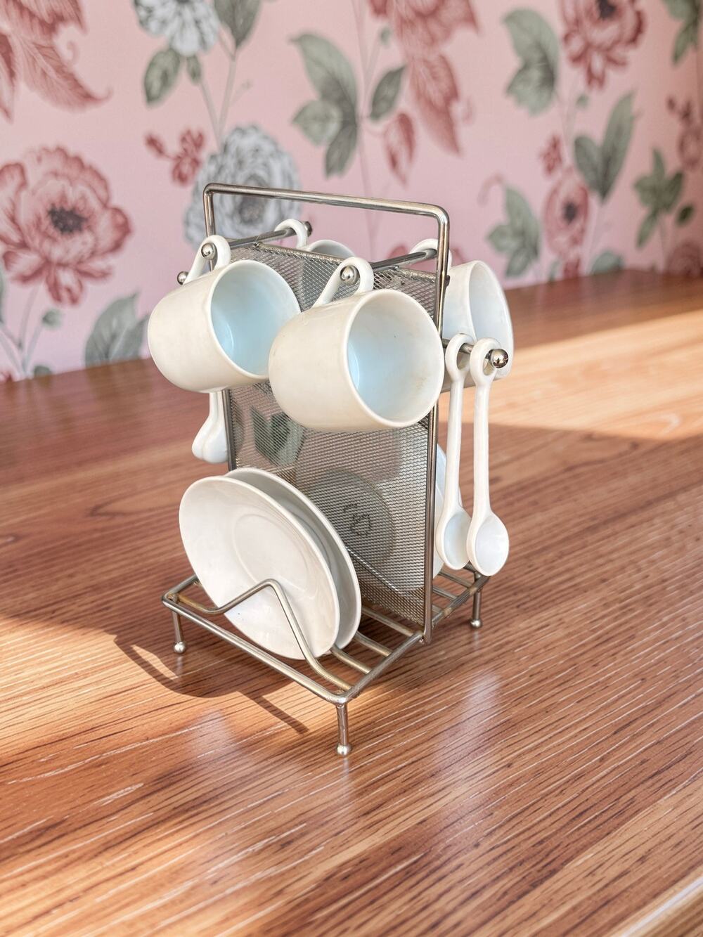 Vintage Himark Espresso Demitasse Set 4 Cups Saucers Spoons Metal Rack White